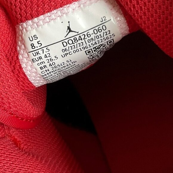 JORDAN 1 MID ALTERNATE BRED (2022) WITH THE BOX RED BLACK - Picture 14 of 16